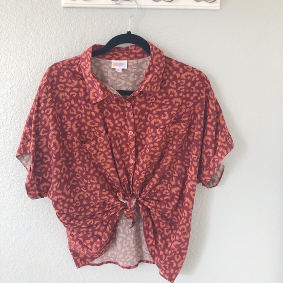 LuLaRoe Tops - LuLaRoe Amy Top
